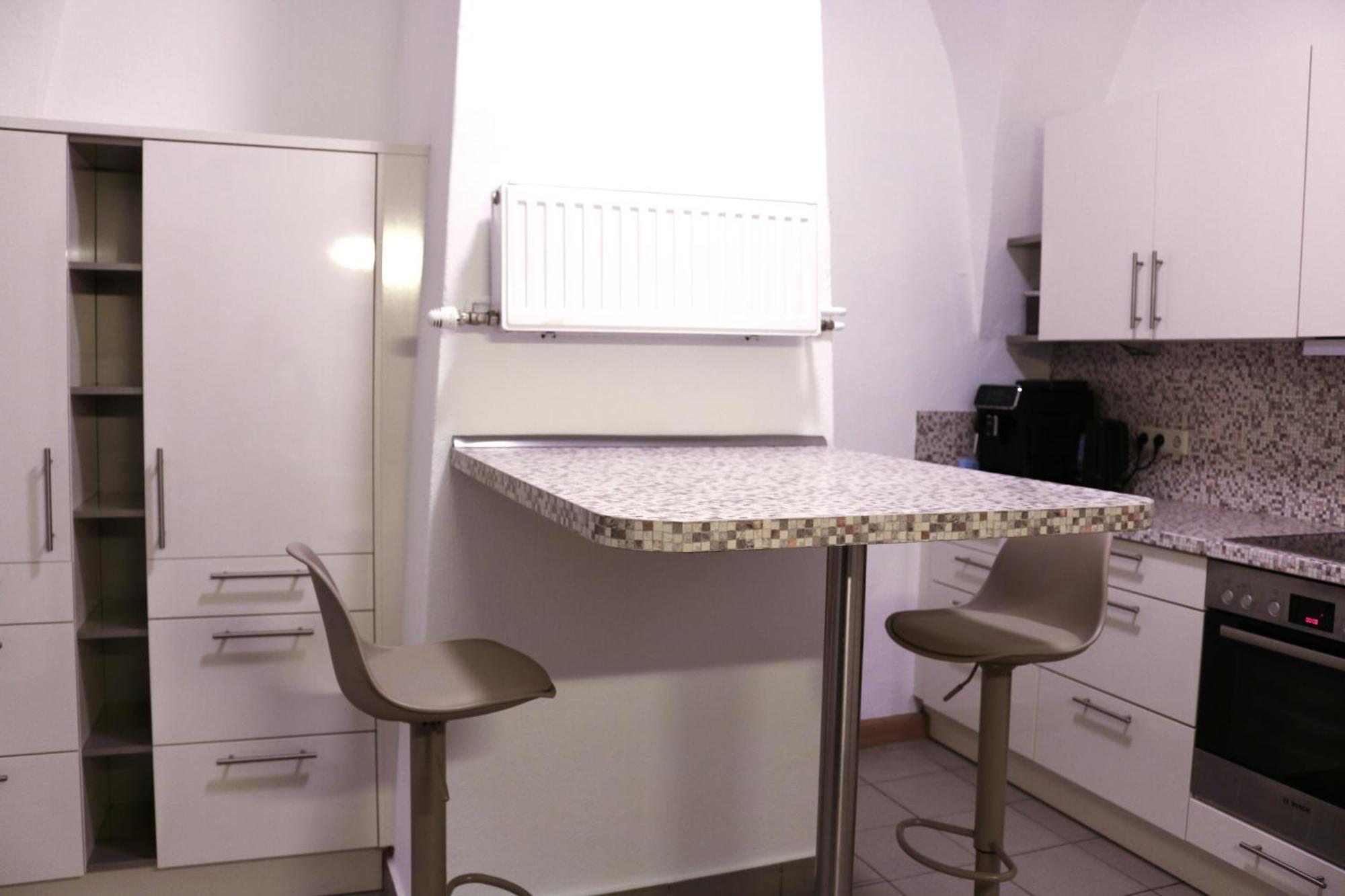 Yr Apartment Im Stadtzentrum - Billardtisch - Parkplatz - 140Qm 包岑 外观 照片