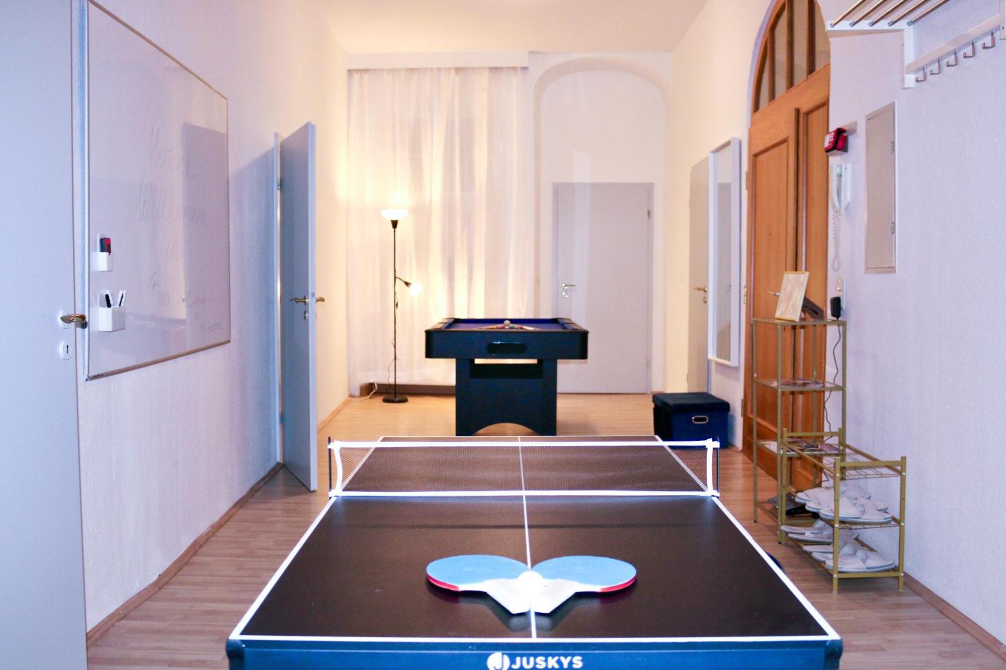 Yr Apartment Im Stadtzentrum - Billardtisch - Parkplatz - 140Qm 包岑 外观 照片